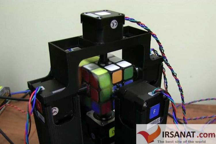 روباتی با قابلیت حل مکعب روبیک در یک ثانیه